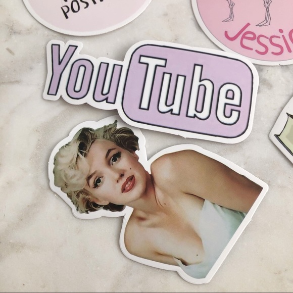 3/$15 8pc VSCO Girl Mini Gift Pack - Picture 3 of 4